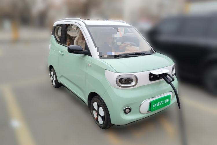 Used Wuling Hongguang MINIEV 2024 3rd Generation 215km Advanced Version Front Right 45 Deg
