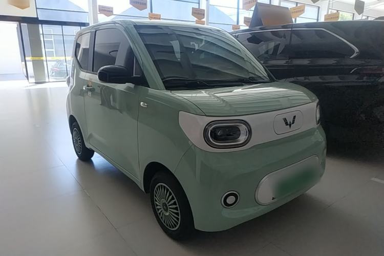 Used Wuling Hongguang MINIEV 2024 3rd Generation 215km Youth Edition Front Right 45 Deg