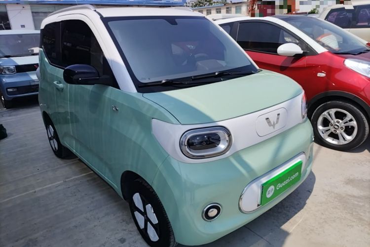 Used Wuling Hongguang MINIEV 2024 3rd Generation 215km Advanced Version Front Right 45 Deg
