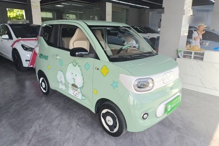 Used Wuling Hongguang MINIEV 2024 3rd Generation 215km Youth Edition Front Right 45 Deg