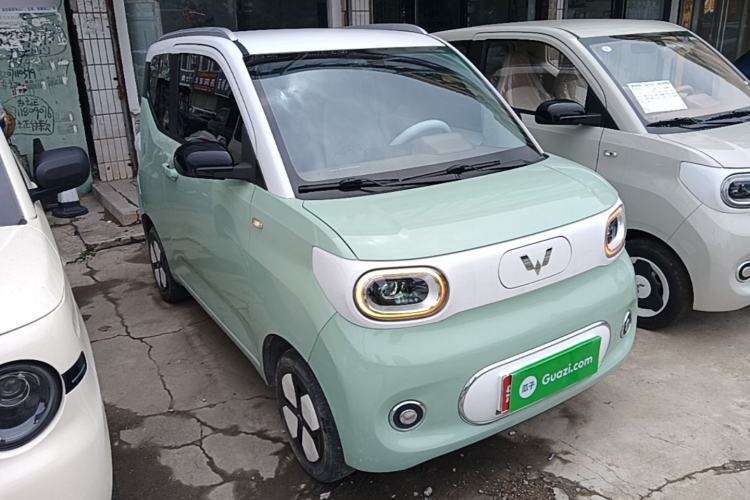 Used Wuling Hongguang MINIEV 2024 3rd Generation 215km Advanced Version Front Right 45 Deg
