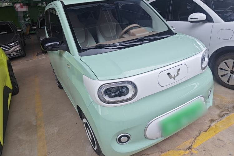 Used Wuling Hongguang MINIEV 2024 3rd Generation 215km Youth Edition Front Right 45 Deg