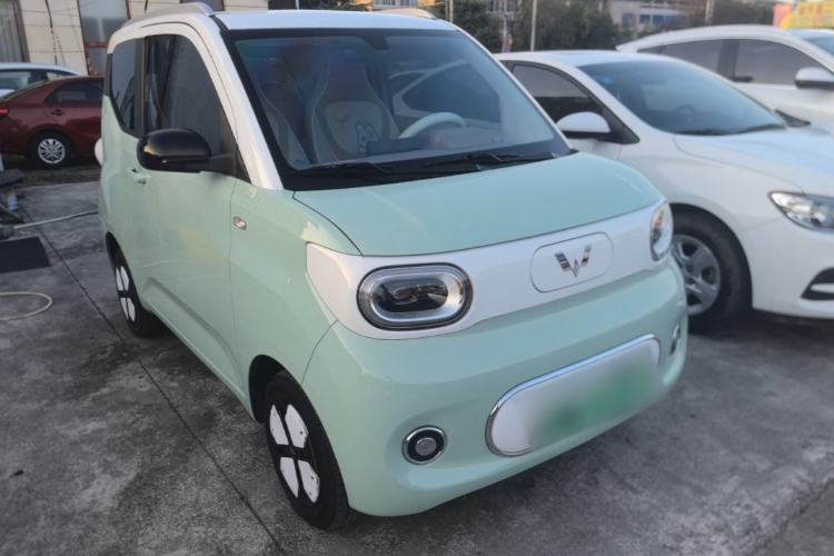 Used Wuling Hongguang MINIEV 2024 3rd Generation 215km Advanced Version Front Right 45 Deg
