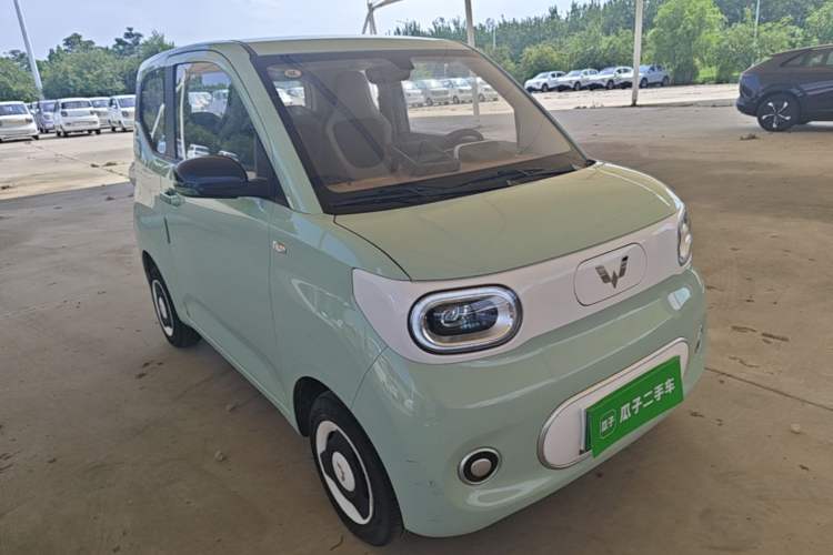 Used Wuling Hongguang MINIEV 2024 3rd Generation 215km Youth Edition Front Right 45 Deg