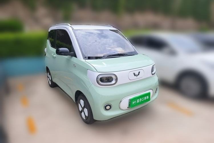 Used Wuling Hongguang MINIEV 2024 3rd Generation 215km Advanced Version Front Right 45 Deg