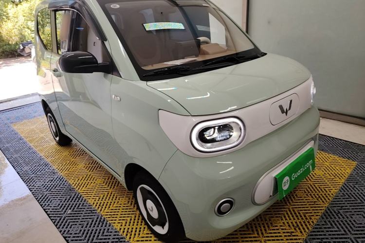 Used Wuling Hongguang MINIEV 2024 3rd Generation 215km Youth Edition Front Right 45 Deg