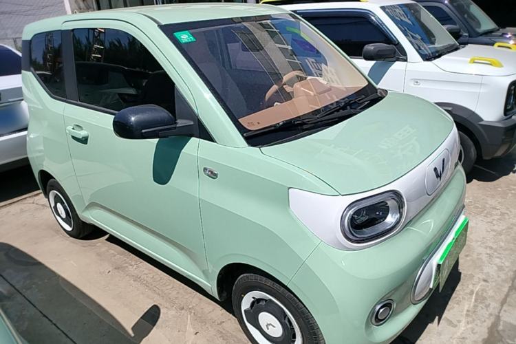 Used Wuling Hongguang MINIEV 2024 3rd Generation 215km Youth Edition Front Right 45 Deg