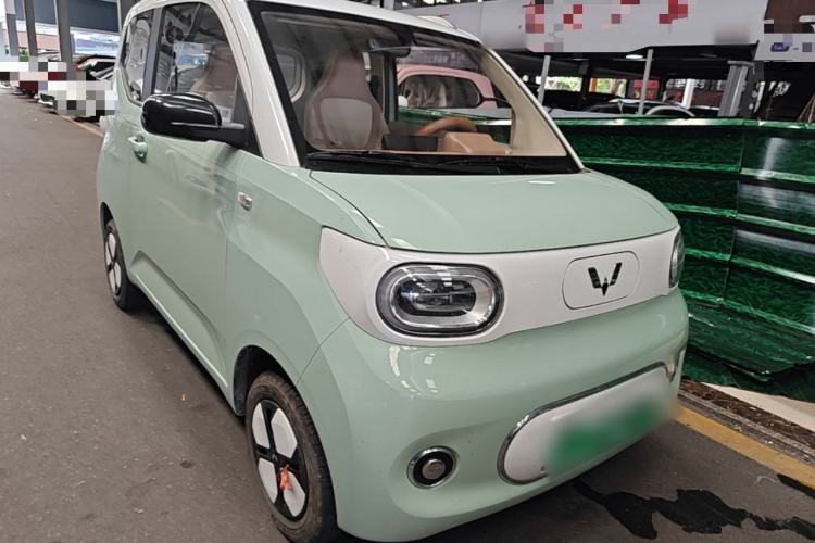 Used Wuling Hongguang MINIEV 2024 3rd Generation 215km Advanced Version Front Right 45 Deg