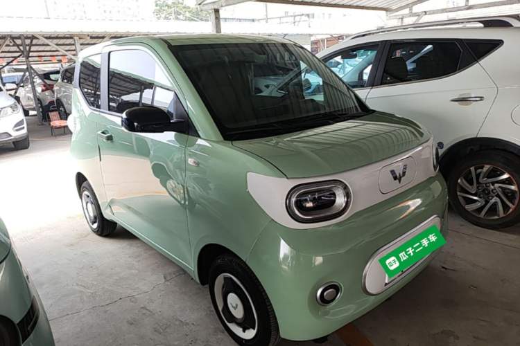 Used Wuling Hongguang MINIEV 2024 3rd Generation 215km Youth Edition Front Right 45 Deg