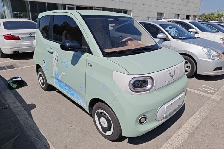 Used Wuling Hongguang MINIEV 2024 3rd Generation 215km Youth Edition Front Right 45 Deg
