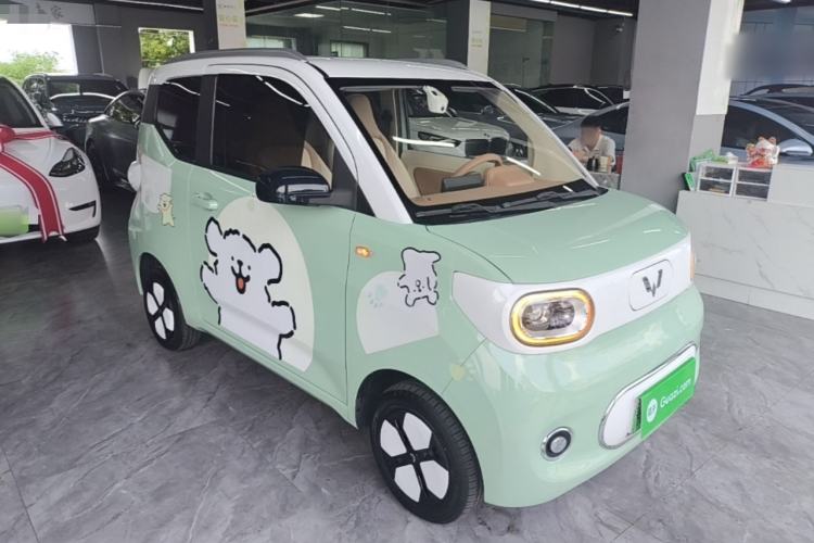 Used Wuling Hongguang MINIEV 2024 3rd Generation 215km Advanced Version Front Right 45 Deg