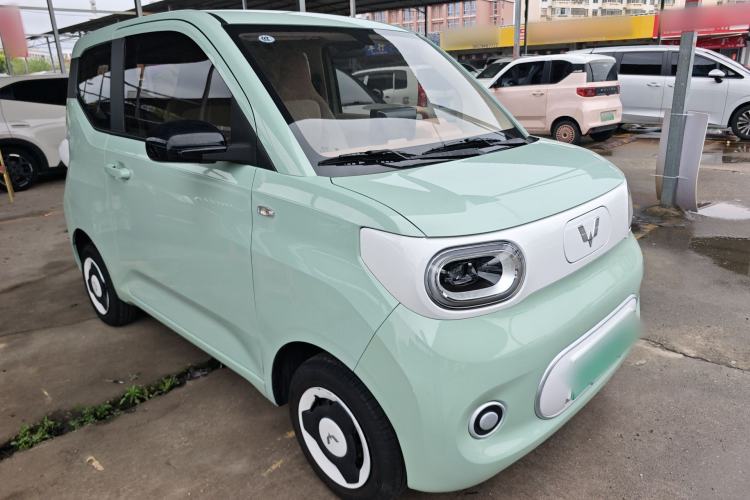 Used Wuling Hongguang MINIEV 2024 3rd Generation 215km Advanced Version Front Right 45 Deg