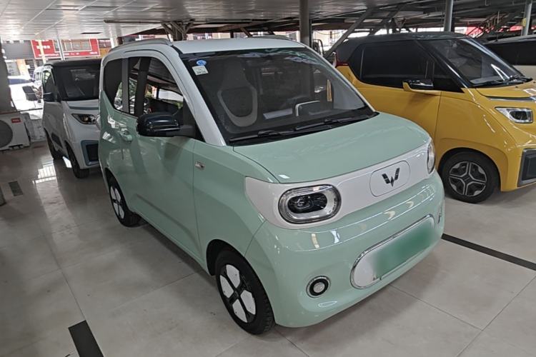 Used Wuling Hongguang MINIEV 2024 3rd Generation 215km Advanced Version Front Right 45 Deg