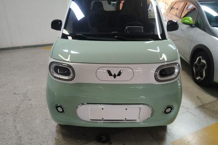 Used Wuling Hongguang MINIEV 2024 3rd Generation 215km Advanced Version Front