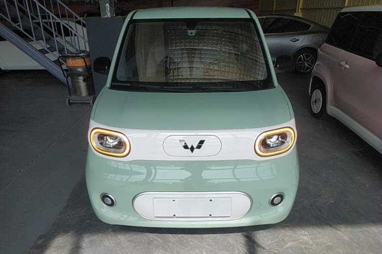 Used Wuling Hongguang MINIEV 2024 3rd Generation 215km Youth Edition Front