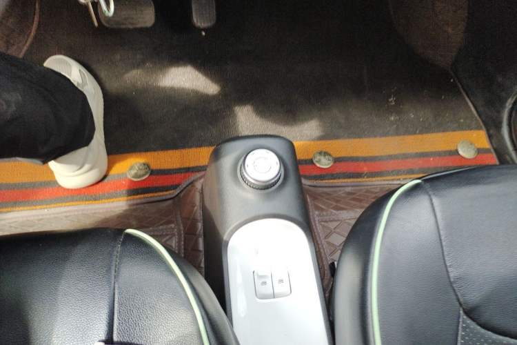 Used Wuling Hongguang MINIEV 2024 3rd Generation 215km Youth Edition Gear Lever