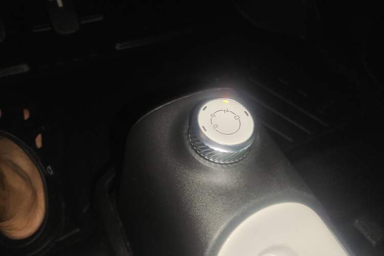 Used Wuling Hongguang MINIEV 2024 3rd Generation 215km Advanced Version Gear Lever
