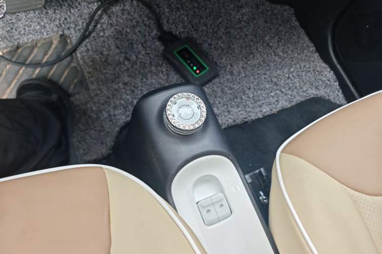 Used Wuling Hongguang MINIEV 2024 3rd Generation 215km Youth Edition Gear Lever