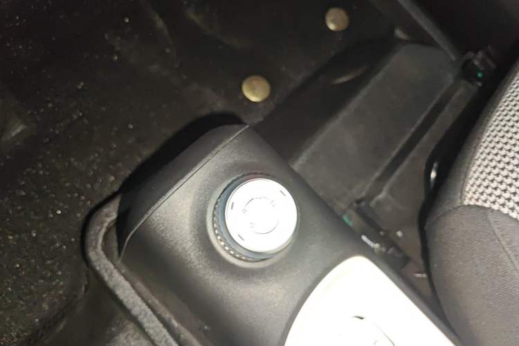 Used Wuling Hongguang MINIEV 2024 3rd Generation 215km Youth Edition Gear Lever
