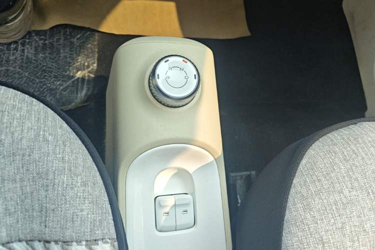 Used Wuling Hongguang MINIEV 2024 3rd Generation 215km Advanced Version Gear Lever