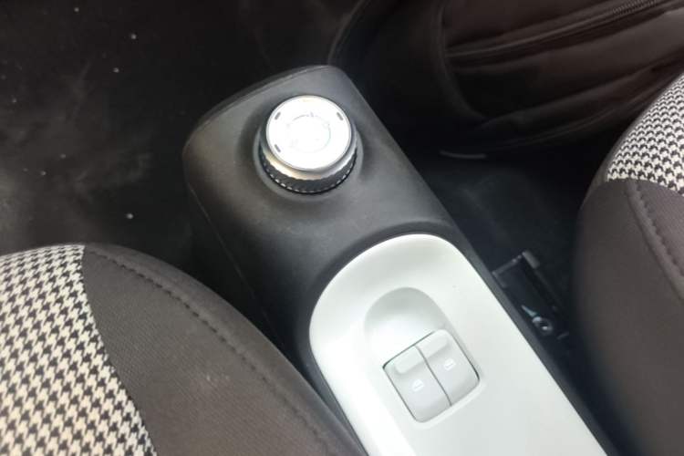 Used Wuling Hongguang MINIEV 2024 3rd Generation 215km Youth Edition Gear Lever