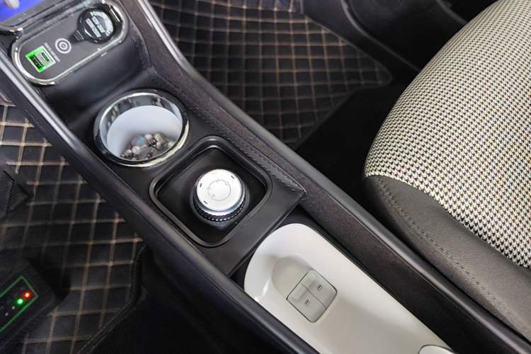 Used Wuling Hongguang MINIEV 2024 3rd Generation 215km Youth Edition Gear Lever