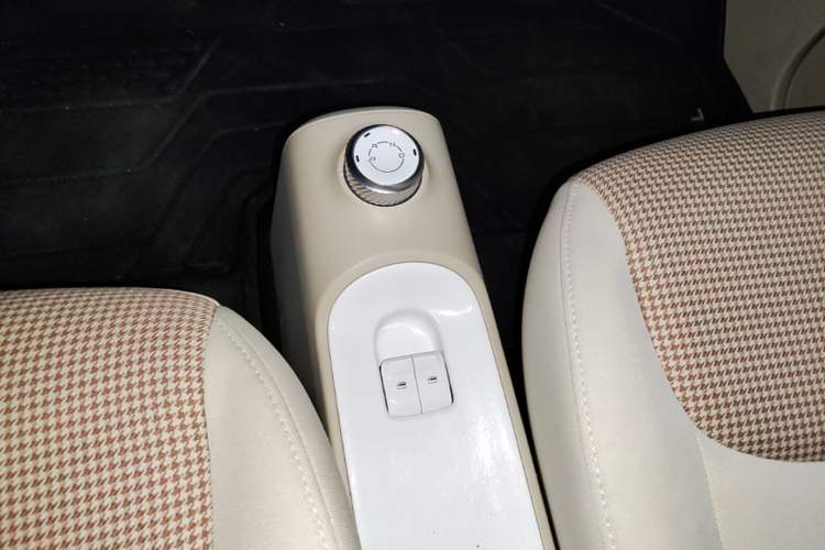 Used Wuling Hongguang MINIEV 2024 3rd Generation 215km Youth Edition Gear Lever