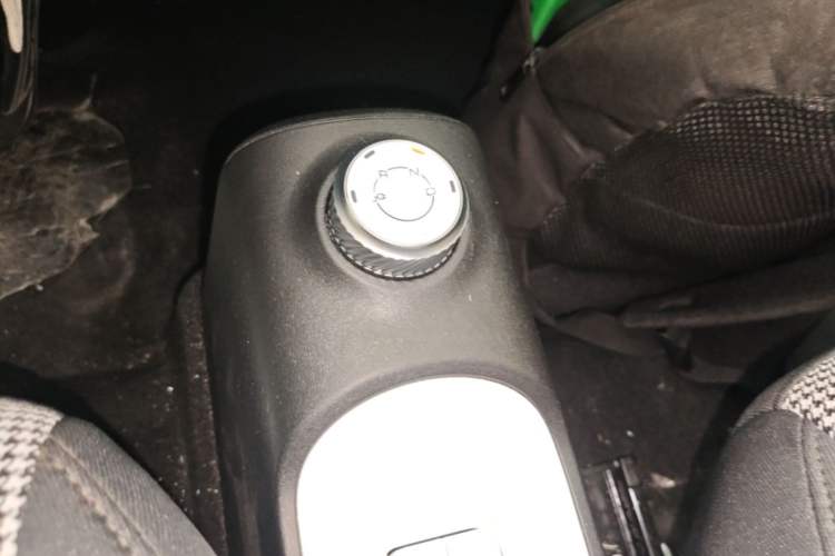 Used Wuling Hongguang MINIEV 2024 3rd Generation 215km Advanced Version Gear Lever