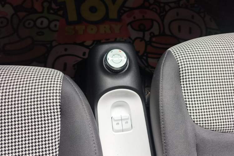 Used Wuling Hongguang MINIEV 2024 3rd Generation 215km Youth Edition Gear Lever