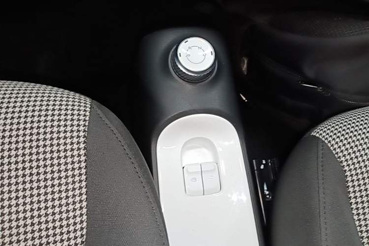 Used Wuling Hongguang MINIEV 2024 3rd Generation 215km Youth Edition Gear Lever