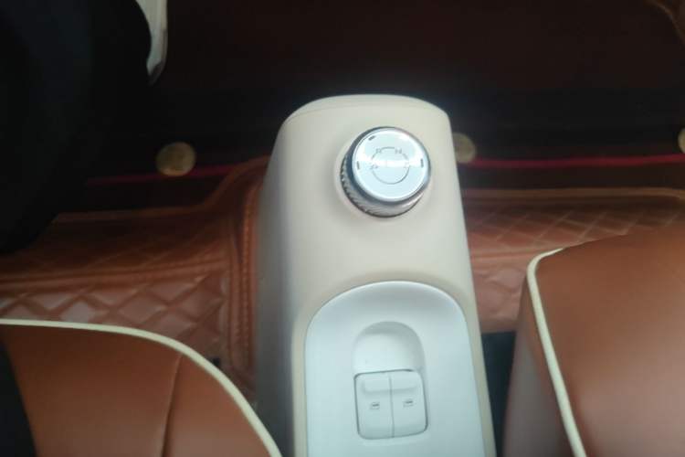 Used Wuling Hongguang MINIEV 2024 3rd Generation 215km Youth Edition Gear Lever