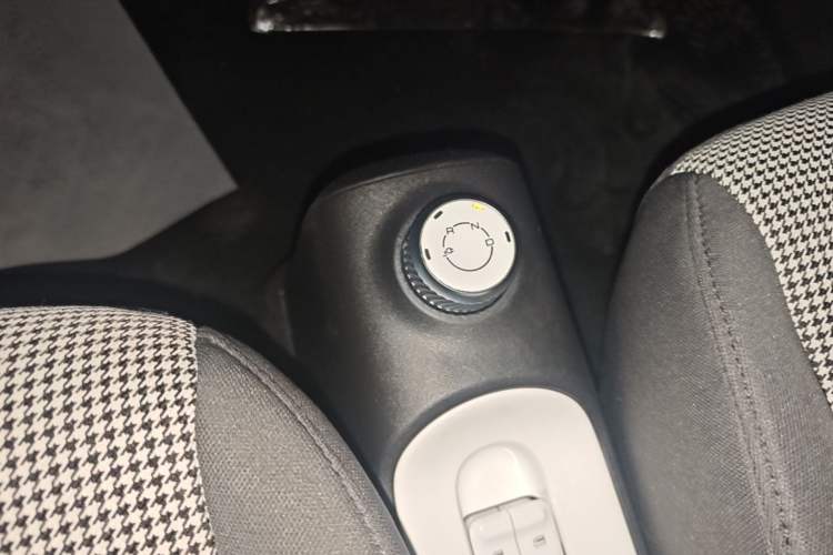 Used Wuling Hongguang MINIEV 2024 3rd Generation 170 km Gear Lever