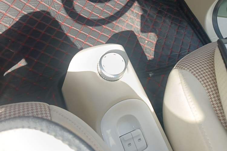 Used Wuling Hongguang MINIEV 2024 3rd Generation 215km Youth Edition Gear Lever