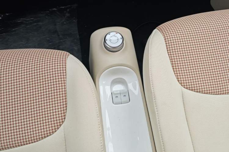 Used Wuling Hongguang MINIEV 2024 3rd Generation 215km Youth Edition Gear Lever