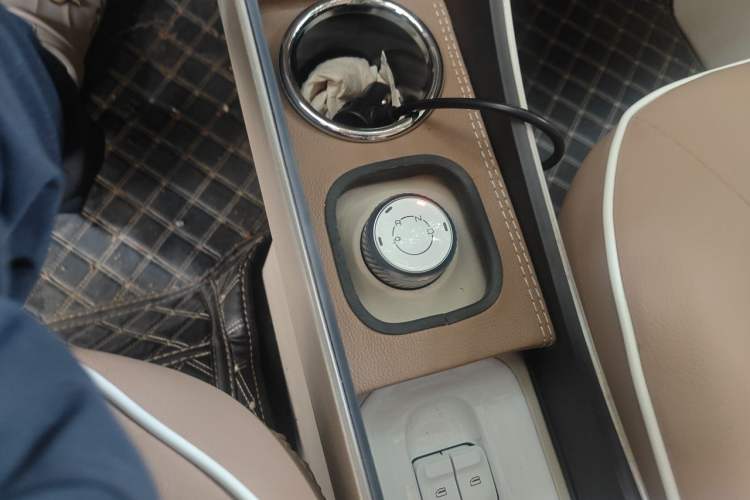 Used Wuling Hongguang MINIEV 2024 3rd Generation 215km Youth Edition Gear Lever