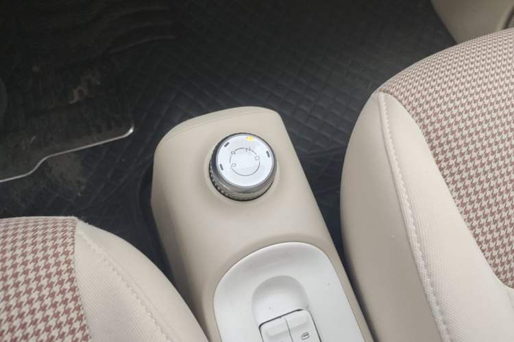 Used Wuling Hongguang MINIEV 2024 3rd Generation 215km Youth Edition Gear Lever