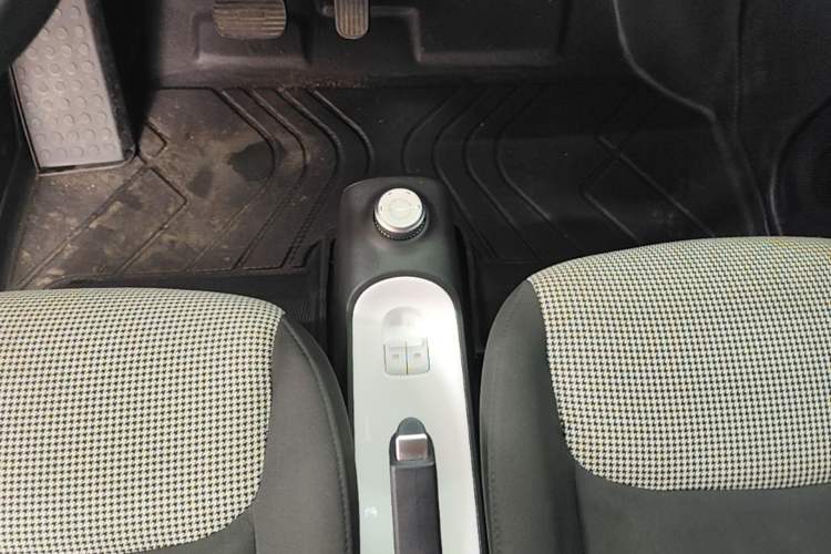 Used Wuling Hongguang MINIEV 2024 3rd Generation 215km Youth Edition Gear Lever
