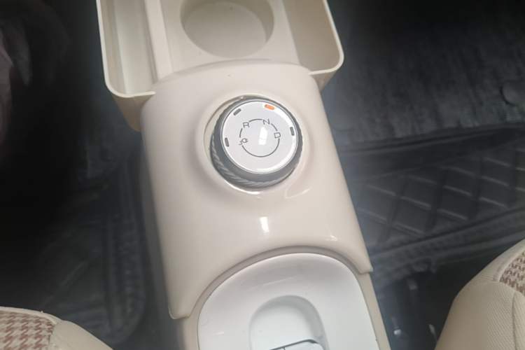 Used Wuling Hongguang MINIEV 2024 3rd Generation 215km Advanced Version Gear Lever