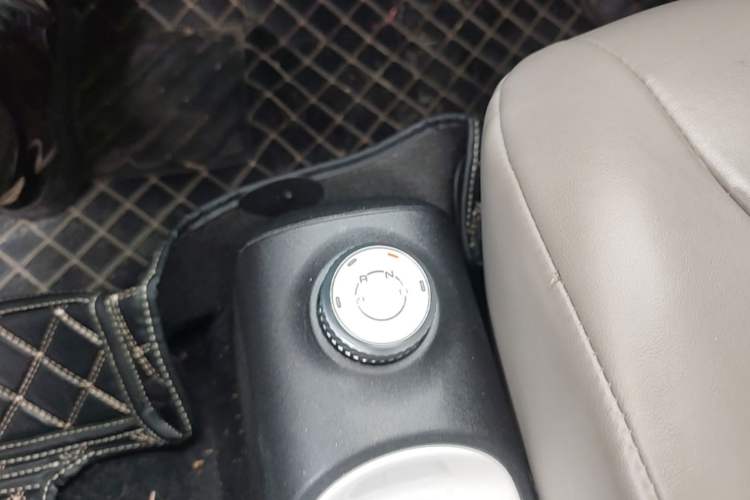 Used Wuling Hongguang MINIEV 2024 3rd Generation 215km Advanced Version Gear Lever
