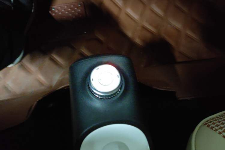Used Wuling Hongguang MINIEV 2024 3rd Generation 170 km Gear Lever