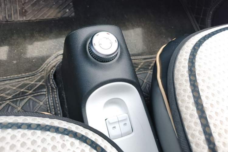 Used Wuling Hongguang MINIEV 2024 3rd Generation 215km Advanced Version Gear Lever