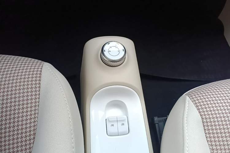 Used Wuling Hongguang MINIEV 2024 3rd Generation 215km Youth Edition Gear Lever