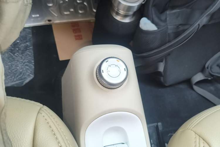 Used Wuling Hongguang MINIEV 2024 3rd Generation 215km Advanced Version Gear Lever