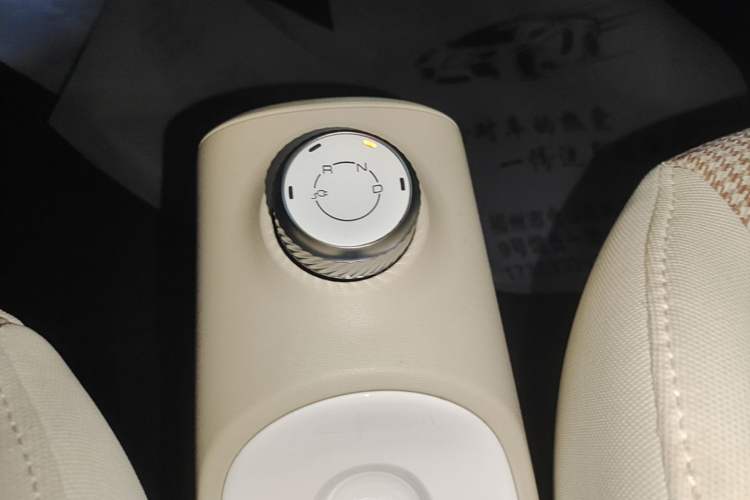 Used Wuling Hongguang MINIEV 2024 3rd Generation 215km Youth Edition Gear Lever