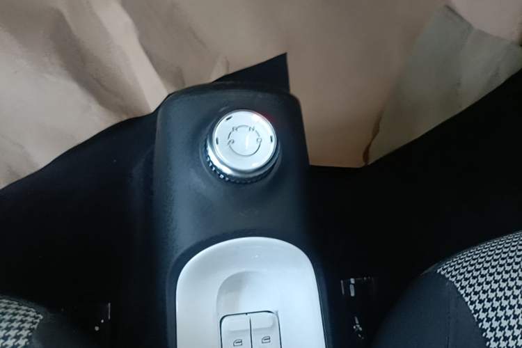 Used Wuling Hongguang MINIEV 2024 3rd Generation 215km Youth Edition Gear Lever