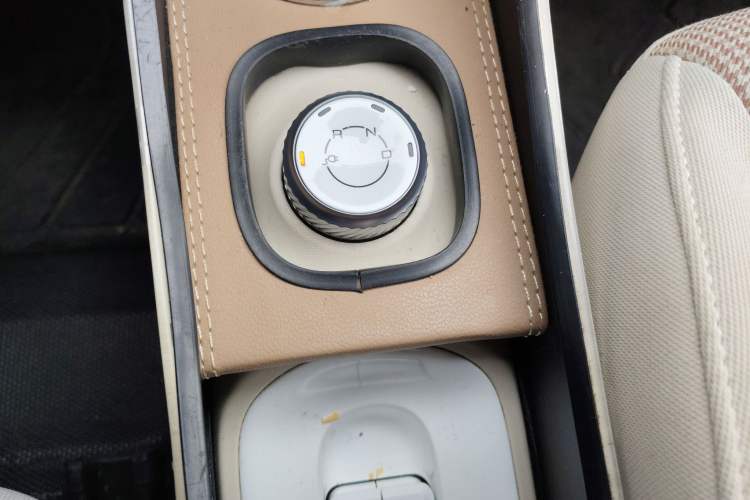 Used Wuling Hongguang MINIEV 2024 3rd Generation 215km Advanced Version Gear Lever