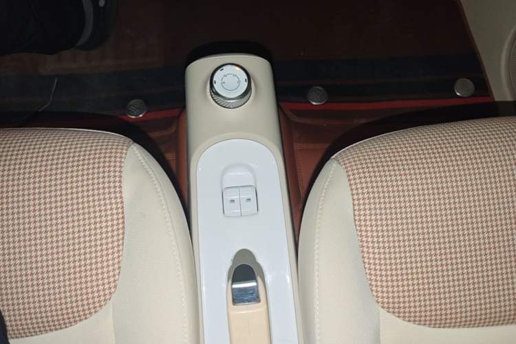 Used Wuling Hongguang MINIEV 2024 3rd Generation 215km Youth Edition Gear Lever