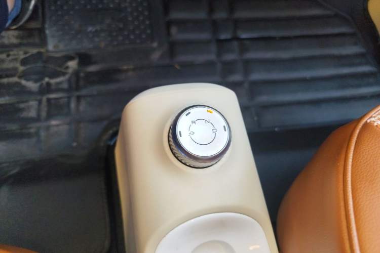 Used Wuling Hongguang MINIEV 2024 3rd Generation 215km Youth Edition Gear Lever