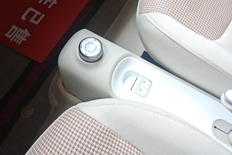 Used Wuling Hongguang MINIEV 2024 3rd Generation 215km Youth Edition Gear Lever