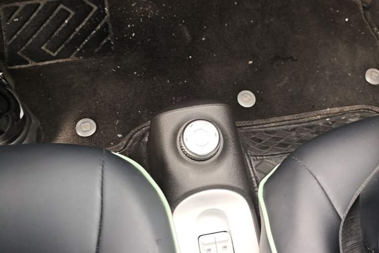Used Wuling Hongguang MINIEV 2024 3rd Generation 215km Youth Edition Gear Lever